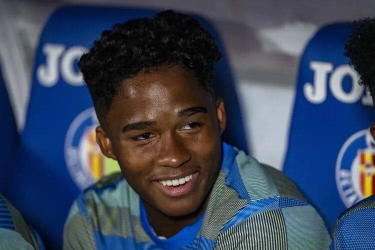 西班牙足球甲级联赛身价3500万出场0分钟！皇马天才板凳坐穿19岁恩德里克5个月没球踢