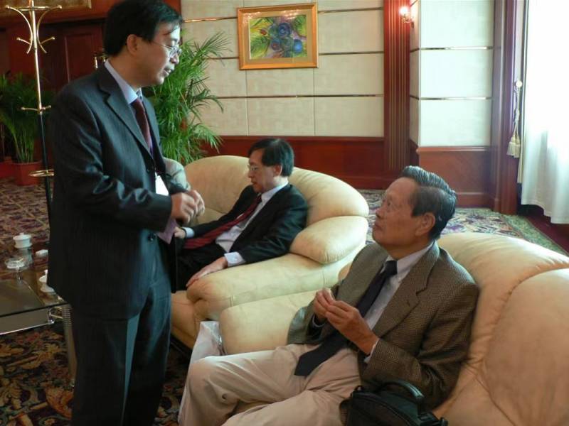 院士潘建伟追忆杨振宁：33年前他对我说了一句很有分量的话