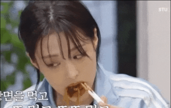 知名女团爱豆食量引热议，韩网友：她正处在能吃的年纪啊 插图2