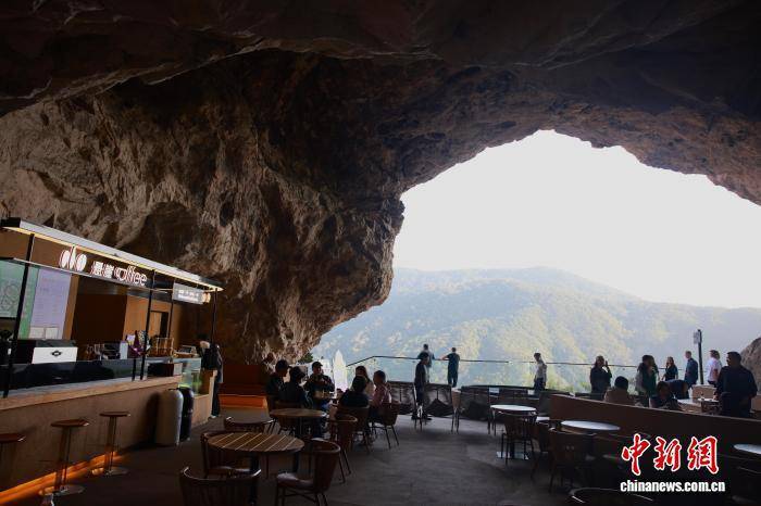 浙江温州乐清雁荡山:悬崖咖啡助力传统景区焕新出圈 浙江温州乐清雁荡山:悬崖咖啡助力传统景区焕新出圈
