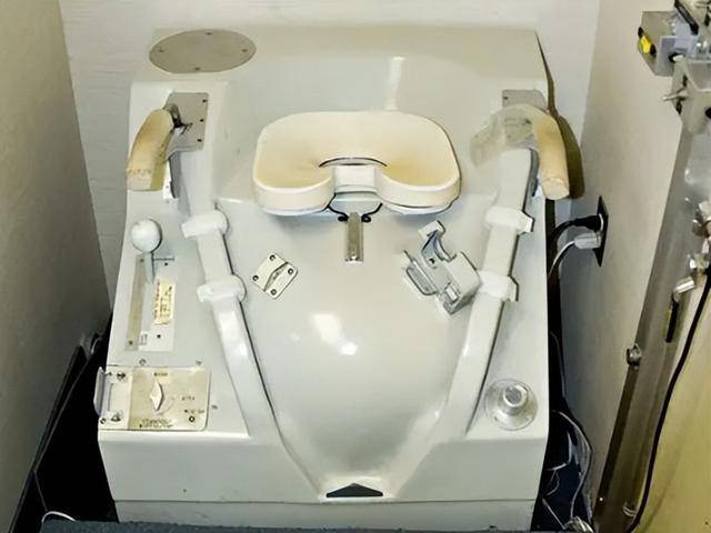 原创             神舟二十即将返航，3名航天员大约250多斤的排泄物，该怎么处理？