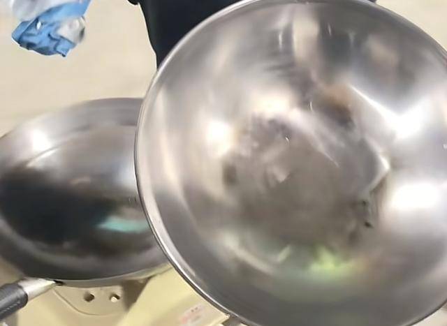 30年不粘不锈传家锅“重生”：匠心终遇识货人 | 中听