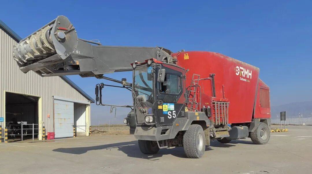 伊周清点丨高频革新接连餍足消费者需求 伊利前三季度营收净利双增；一口为奶牛做饭的锅价钱近300万