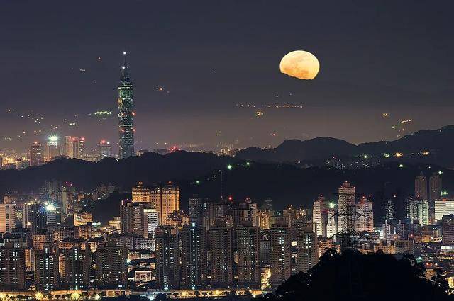 “超级月亮”来袭!今年最大“满月”有啥预兆?