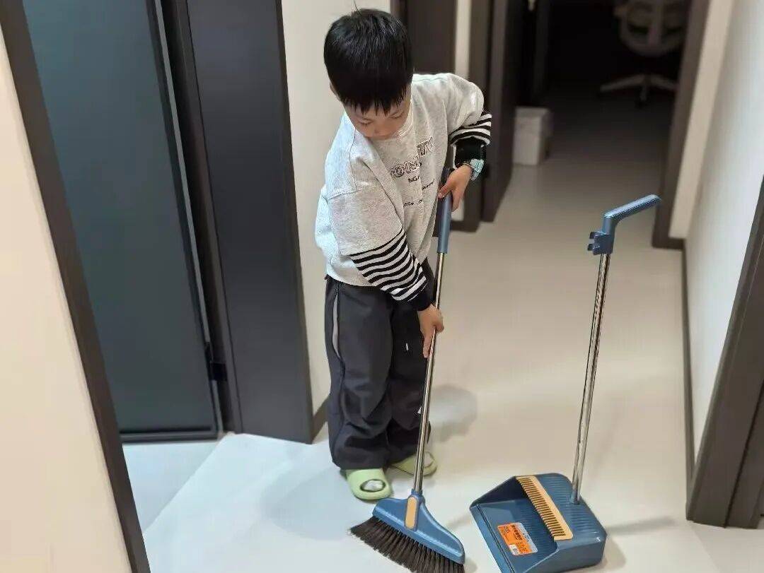 向明立人|泰州实验学校"清洁小能手"活动点亮成长底色