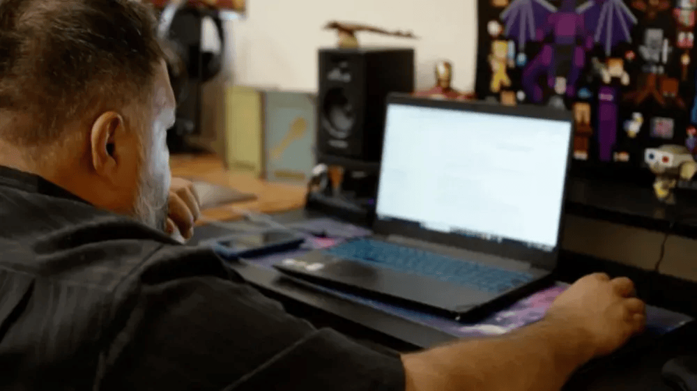 加州大学博士警告：一种新型精神病正在将孩子们推向深渊…