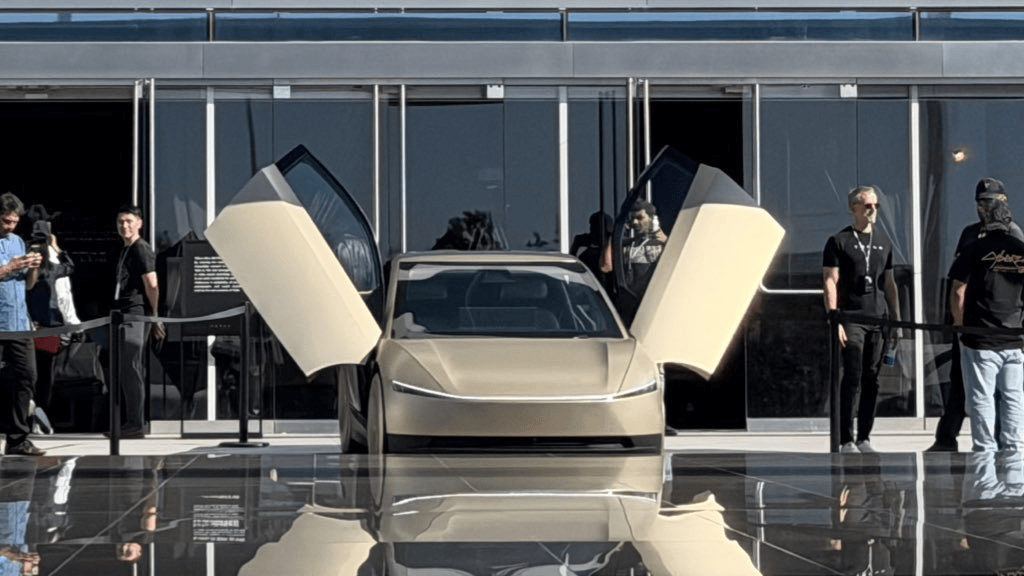 马斯克可能真觉得，造车没意思了。