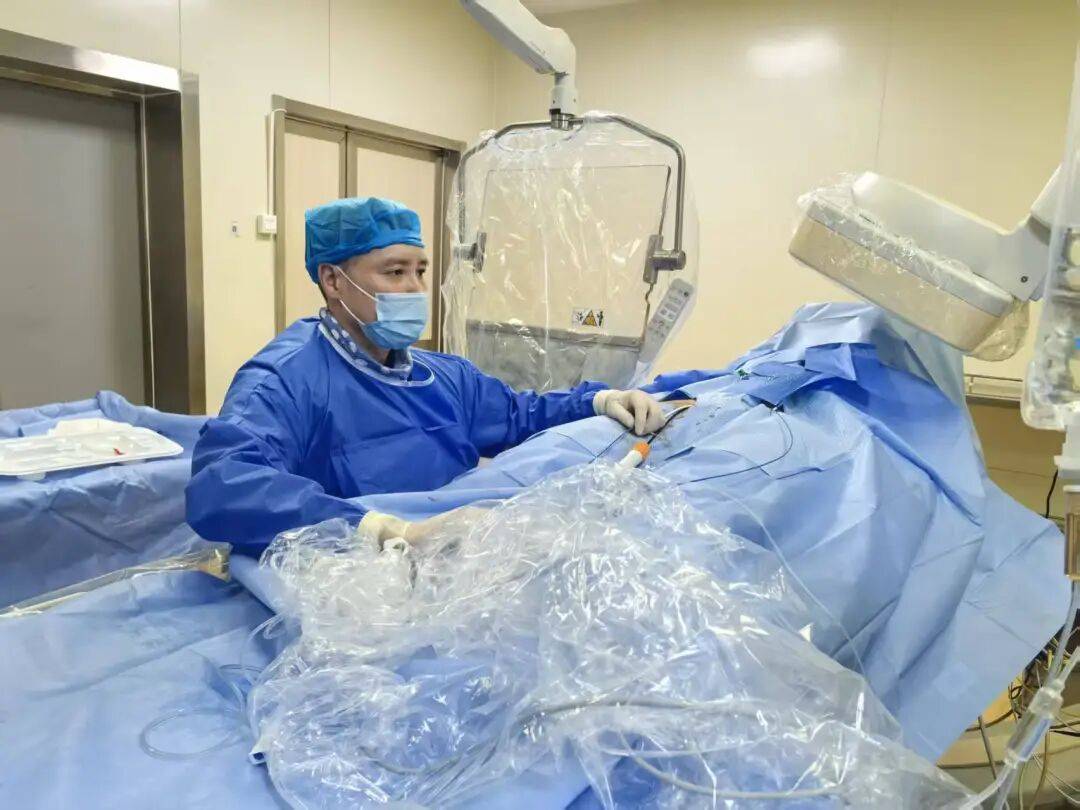 女子拆个快递,竟导致颅底骨折!这个动作很多人天天做 女子拆个快递,竟导致颅底骨折!这个动作很多人天天做