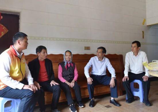 自治区机关事务管理局到百色市田阳区帮扶村开展乡村振兴调研和入户