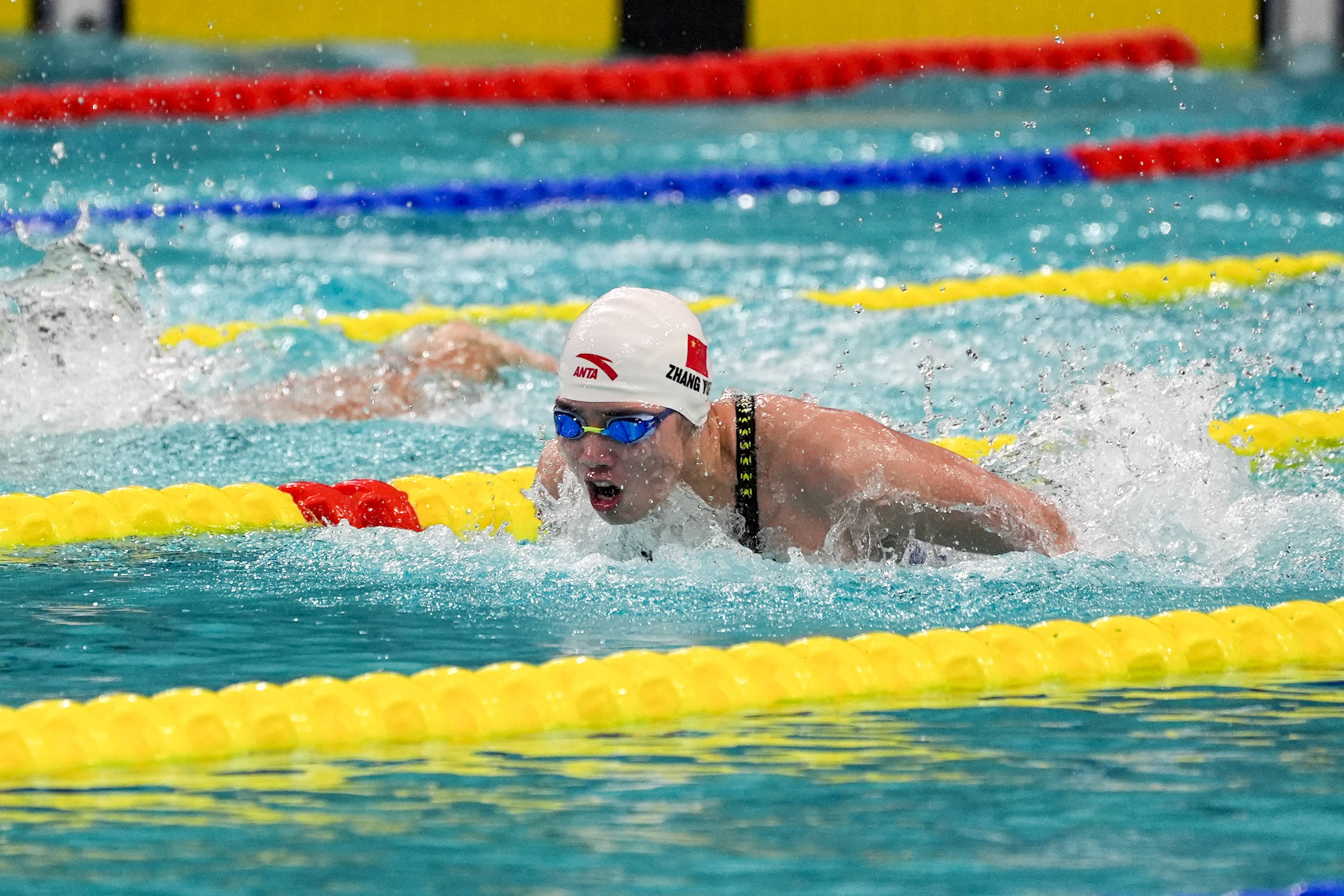 张雨霏十五运会百米蝶泳夺金,展现"绝对统治力"