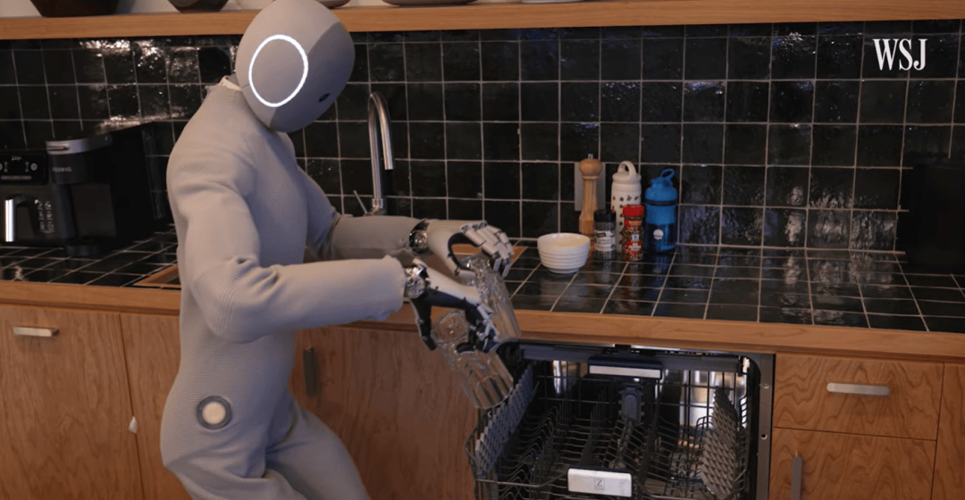 小鹏当场剪机器人皮肤,“硅基生物需要自证不是人”来得这么快?