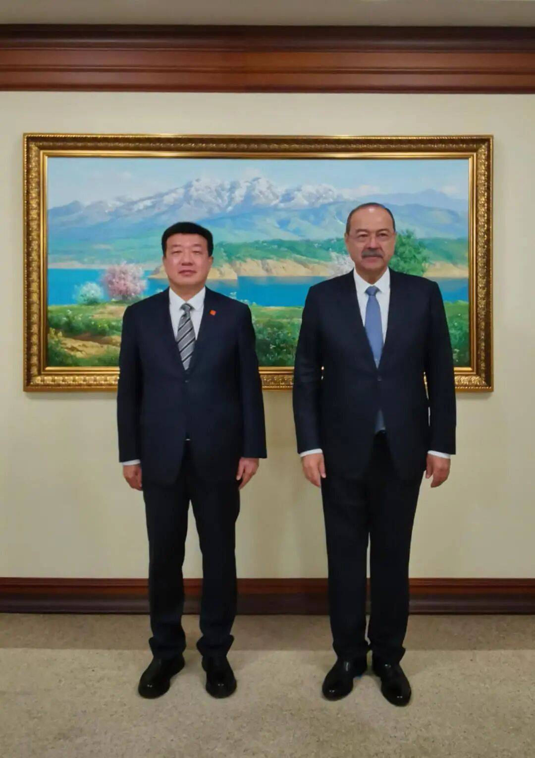 大唐集团董事长与乌兹别克斯坦总理会谈