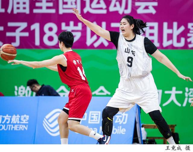 十五运|决赛15投13中!“大宝贝”张子宇所向披靡,率山东U18女篮夺冠 十五运|决赛15投13中!“大宝贝”张子宇所向披靡,率山东U18女篮夺冠