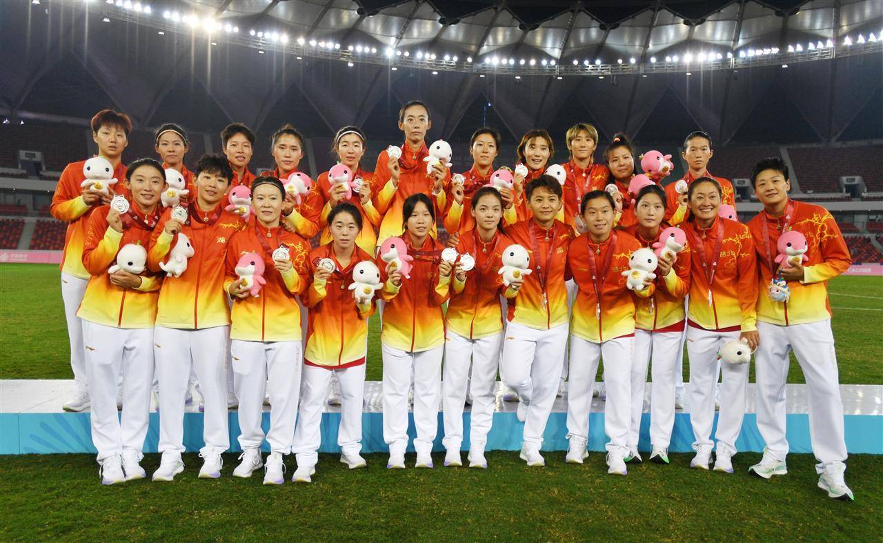 刷新最佳战绩！湖北女足0比1憾负江苏女足，摘得第十五届全运会银牌