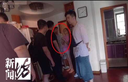 上海警方抓获一家5口！夫妻先偷摸卖这种服务，再拉弟弟弟媳入伙……