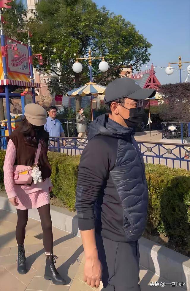 唐嫣罗晋离婚事件升级!圈内人再曝猛料,两人分居传言被挖登热搜