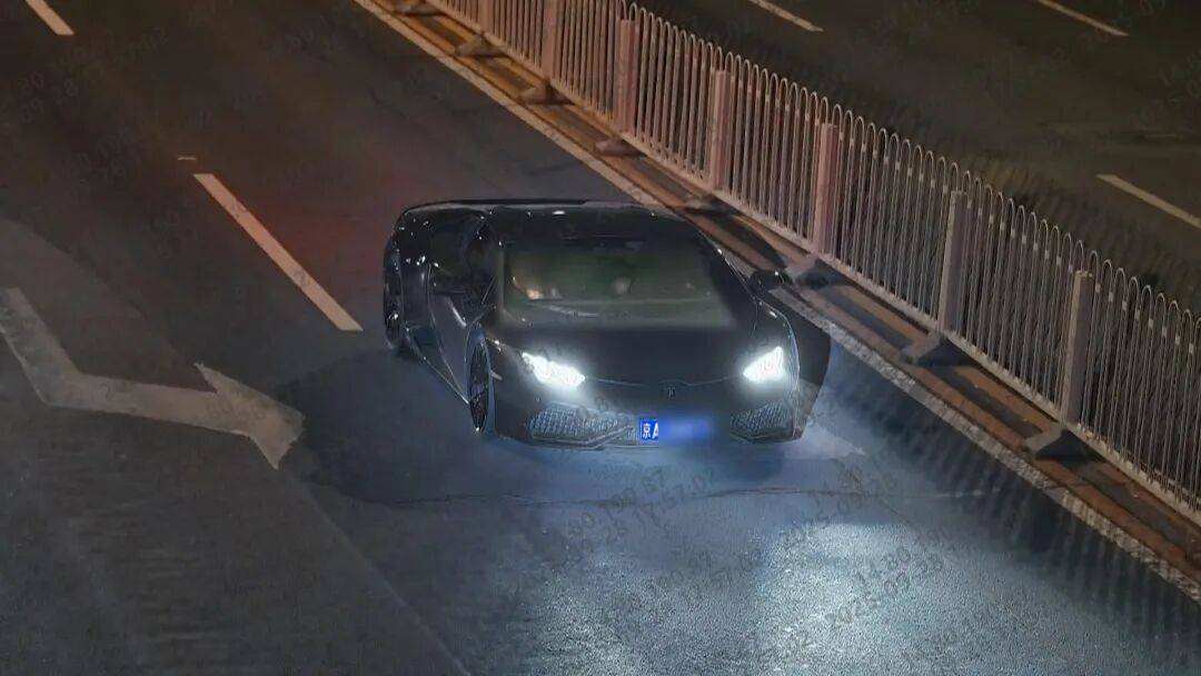 多名未成年人驾兰博基尼深夜炸街,警方回应