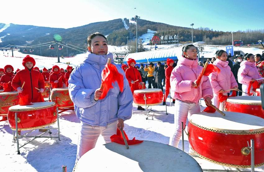 吉林省2025—2026新雪季开板暨第31届吉林雾凇冰雪节开幕式侧记_滑雪_雪场_长白