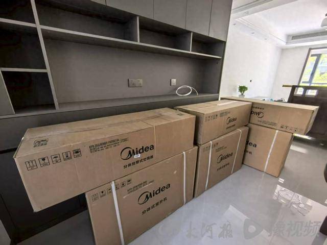 新购六台美的空调查出2023年安装记录，工人、客服、销售三方说法不一