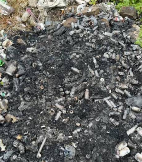 云南一山沟惊现百米“垃圾池”！当地通报：已全部清离，将严肃追责