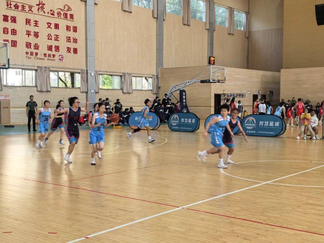 双冠拿NBA职业联赛中文官网__实时赛程比分+球队资讯下！青田女篮好样的！