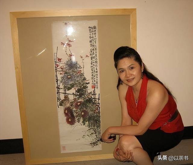 她80年代火遍全国，风光嫁给军委副主席儿子，离婚后却靠卖画谋生