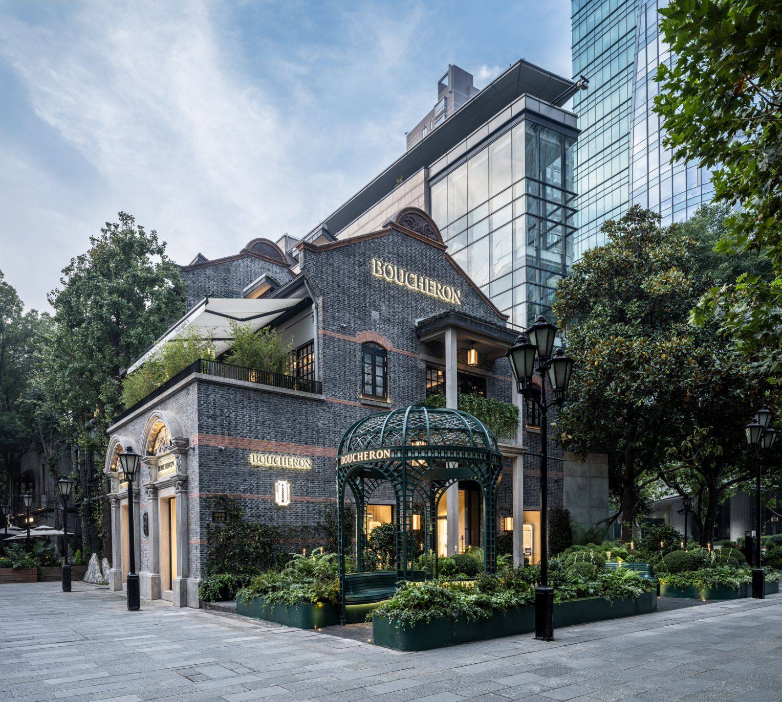 �����Ǹ߼��鱦����ƽ��֮��,��ʫ���µ������з��Ļ��ں�|������������