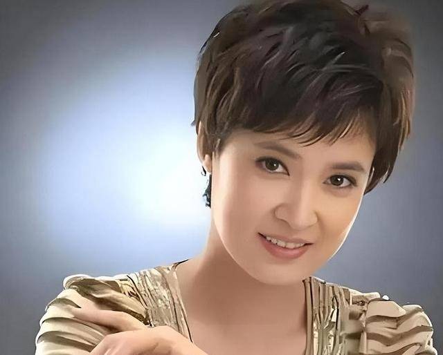 央视著名主持人桑晨，原来是这位大明星的后代，难怪长得这么好看