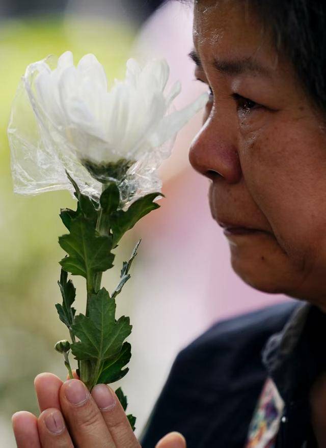 图片[6]-为逝者志哀，为生者加油——香港全城悼念火灾遇难者 -华闻时空