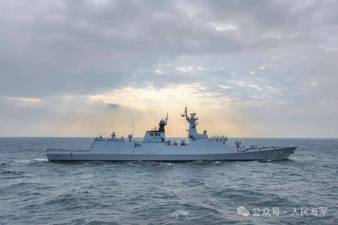 “情况危急，请求军舰援助！”