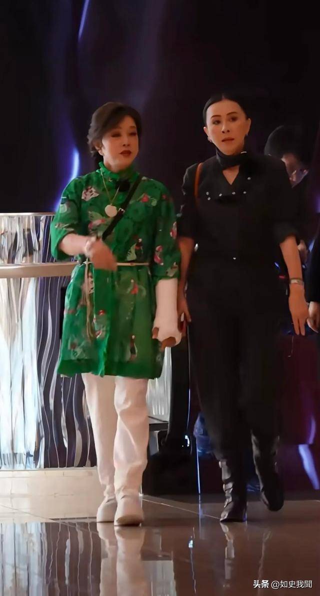 刘晓庆担忧的事发生了!意外摔倒、分不清人,75岁终是败在年纪上