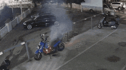 燃烧实测｜新国标“小电驴”毒气少87%，逃生多48秒！