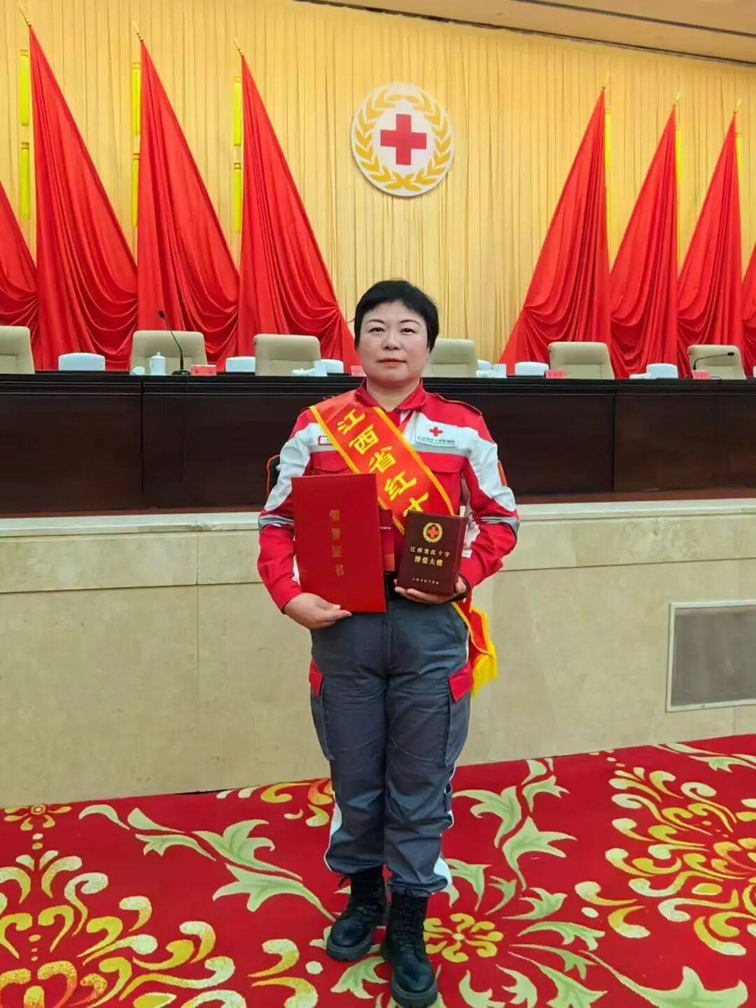 九江魏晶晶,郑剑:以实干诠释红十字精神