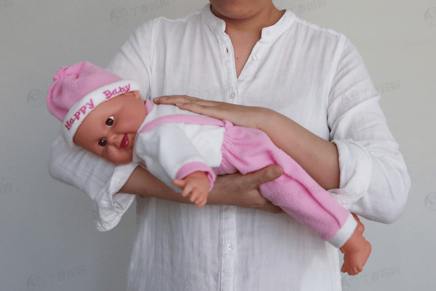 宝宝肠绞痛哭闹不止,缓解方法看这里