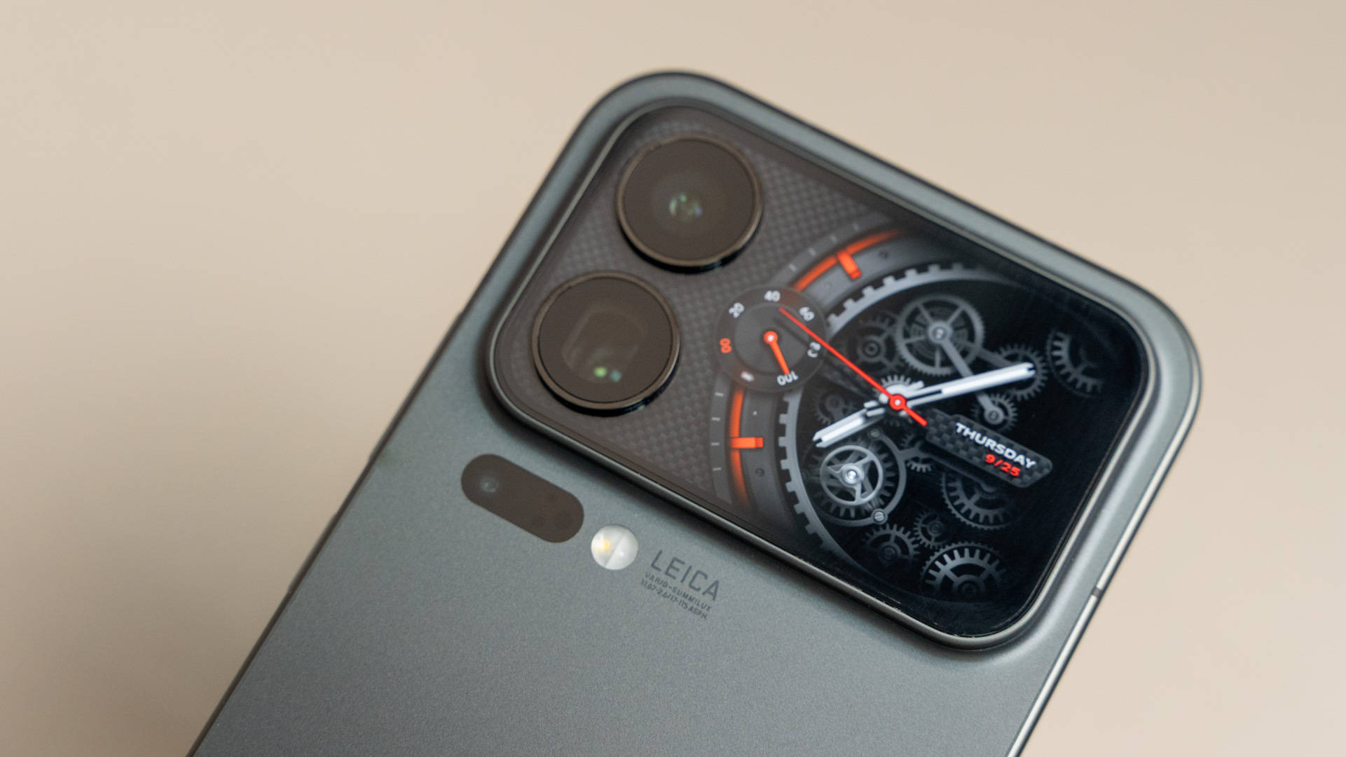 都在做副屏,为何只有小米17大获成功?答案让人意外