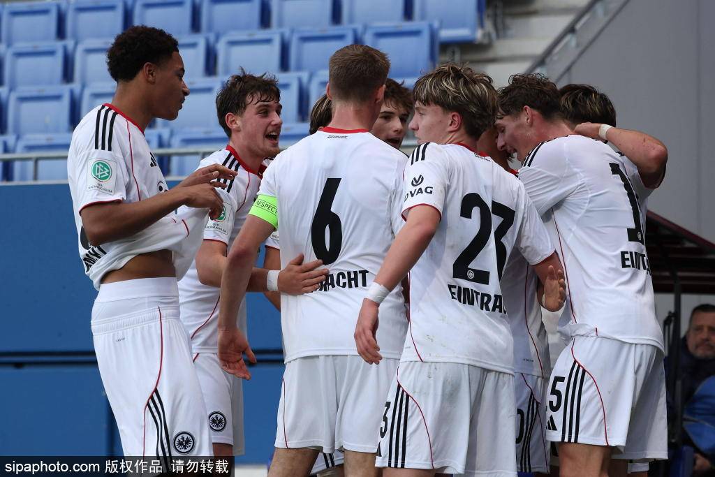 西甲女足第14轮前瞻:巴萨女足德比战迎战巴达洛纳 首发阵容大调整引关注