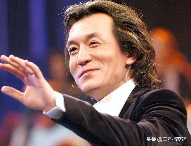 多次拒绝赵本山,凭一己之力改春晚基调的哈文,如今下场毫不意外