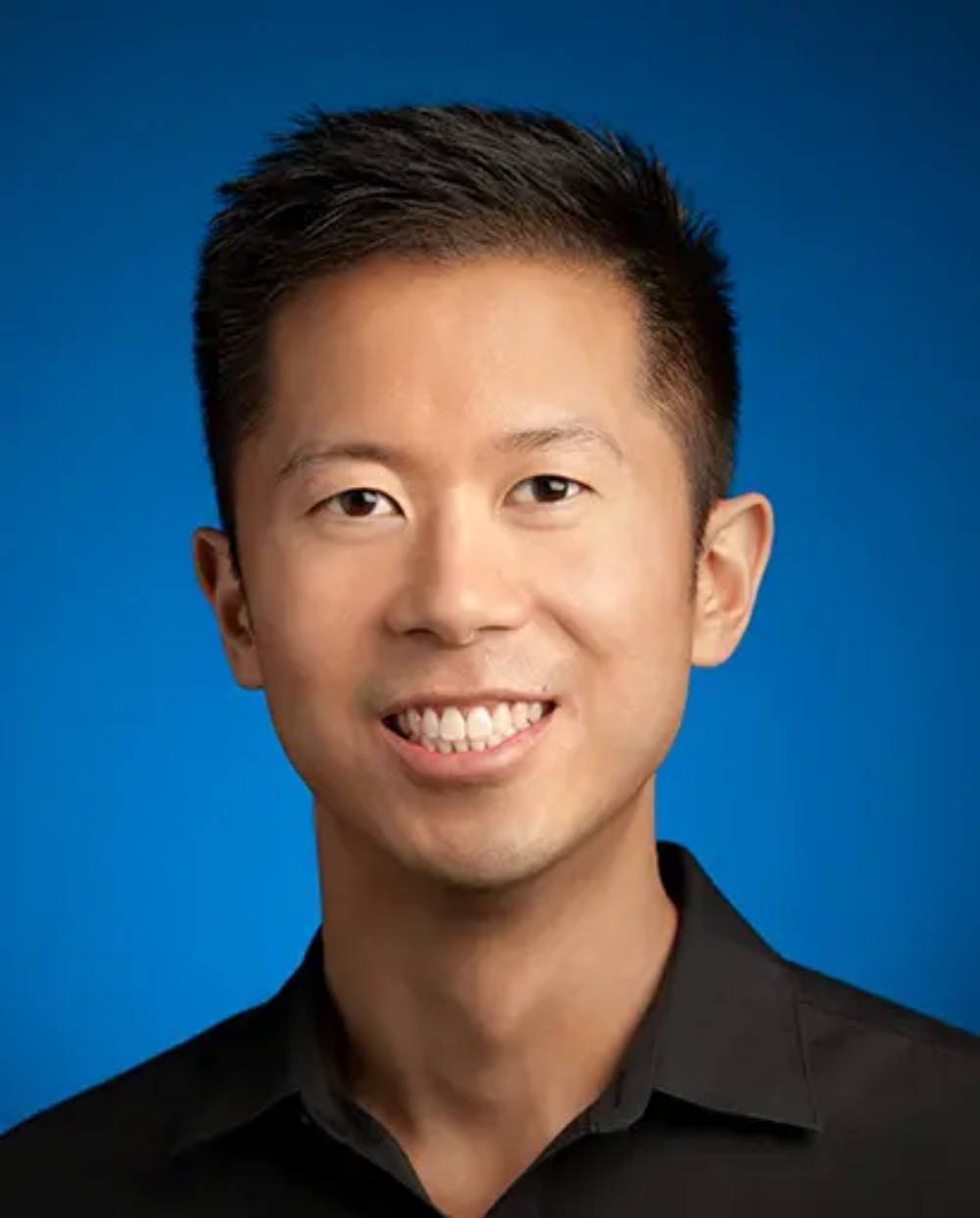 OpenAI两天3位高层变动！14年谷歌大将空降，CCO官宣离职