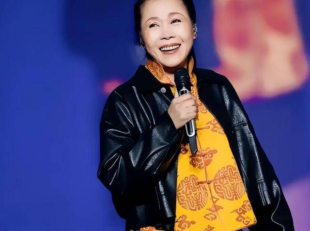 不再隐瞒！59岁田震公开回应“换国籍”问题，九个字获网友力挺