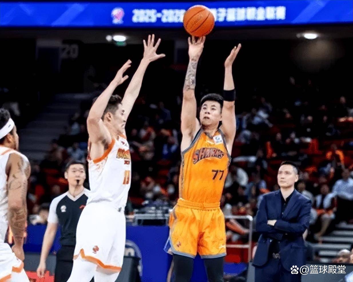 胜江苏却让4主力全出隐患！张镇麟+2小外投篮隐患，洛夫顿太粘球