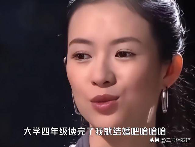 12月还没过，46岁章子怡再次官宣喜讯，离婚前说的话她做到了