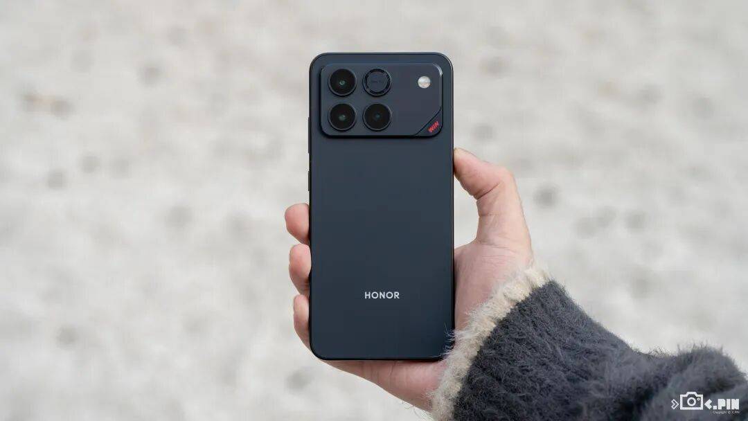 10000mAh电池的手机，被荣耀给做出来了。。。