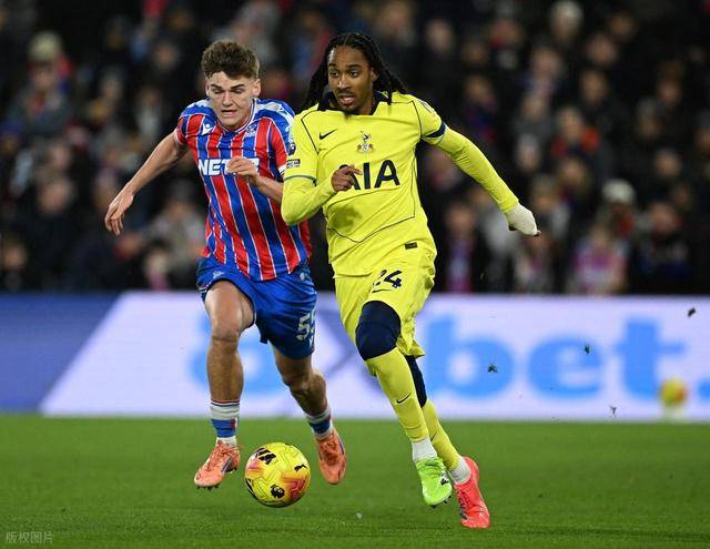 英超联赛免费高清直播+实时赛程+积分预测（2025赛季全覆盖）英超最新积分战报 热刺小胜止颓势 差曼联4分领跑下半区