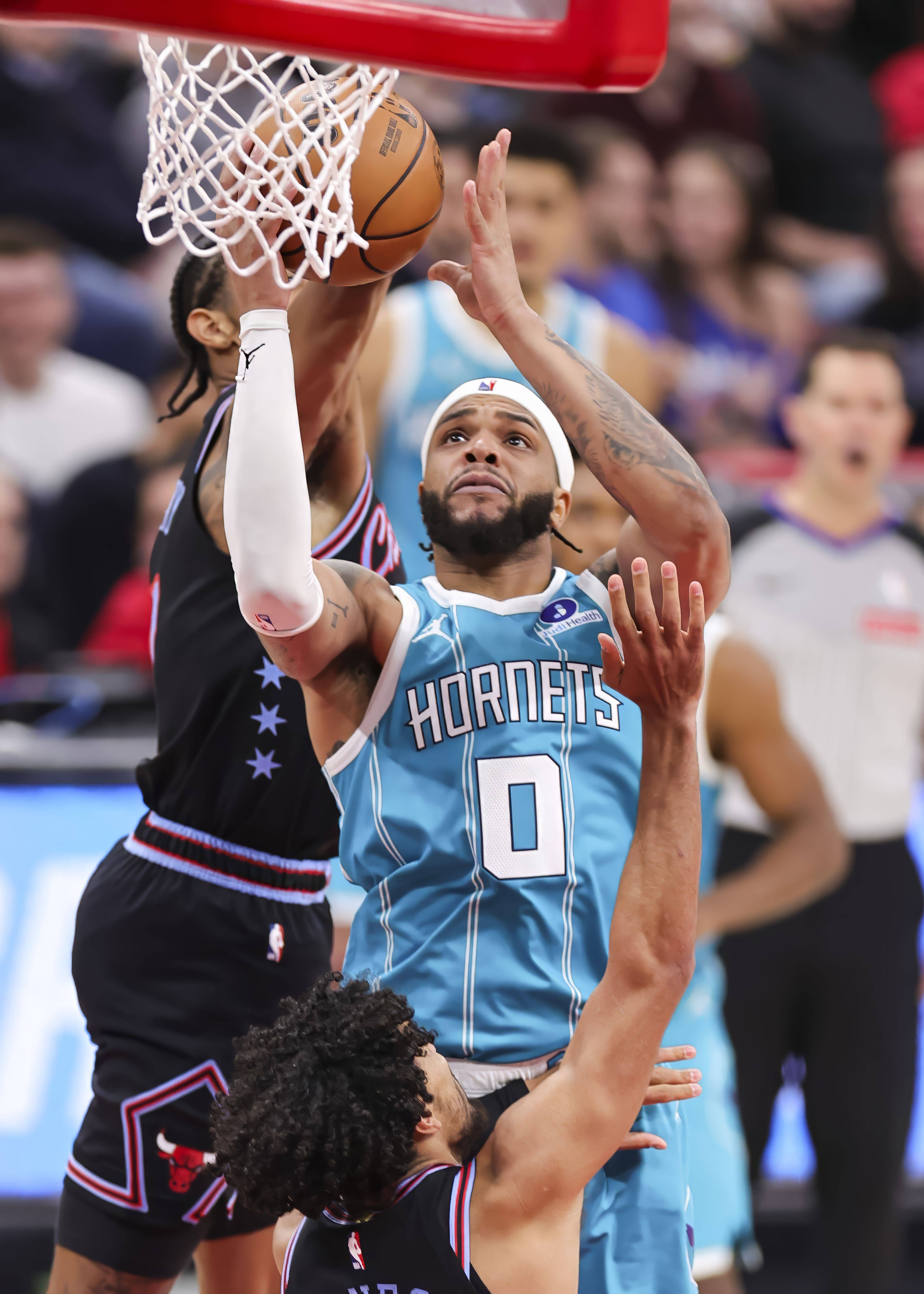 半岛体育官方平台_英超NBA赛事直播_电竞赛事数据分析体育）篮球——NBA常规赛：公牛不敌黄蜂