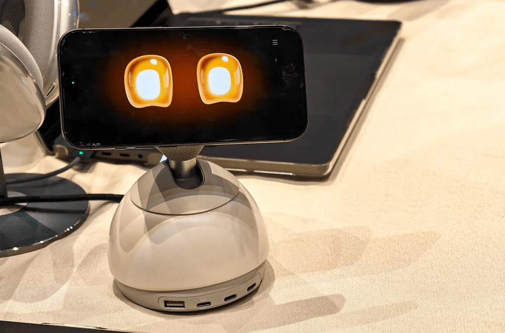 18家中国公司，在CES上给出消费级AI机器人新解