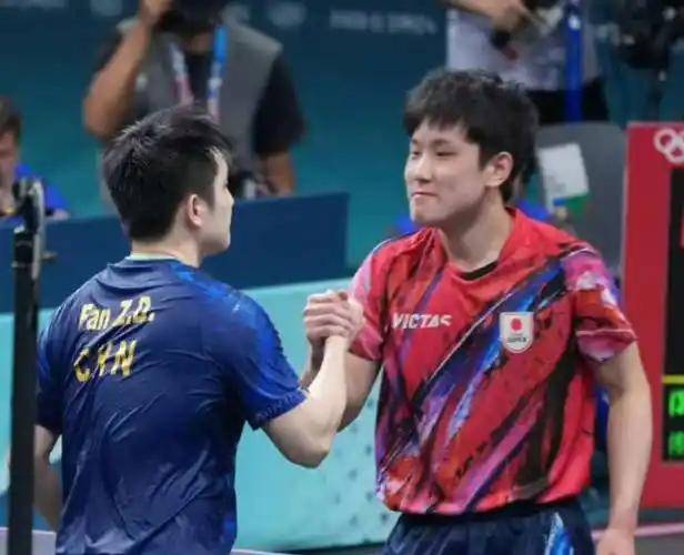 3倍薪资+9次交锋！张本智和空降德甲，能撼动樊振东霸权？