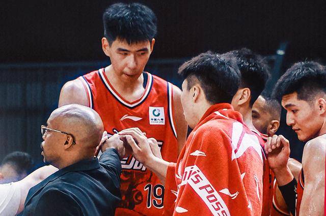 郭艾伦伤停10场！广州狂胜送四川13连败 段睿骐11中0生涯最差