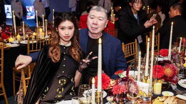 徐帆回应离婚5个月，冯小刚近况曝光，他的“小心思”再藏不住了