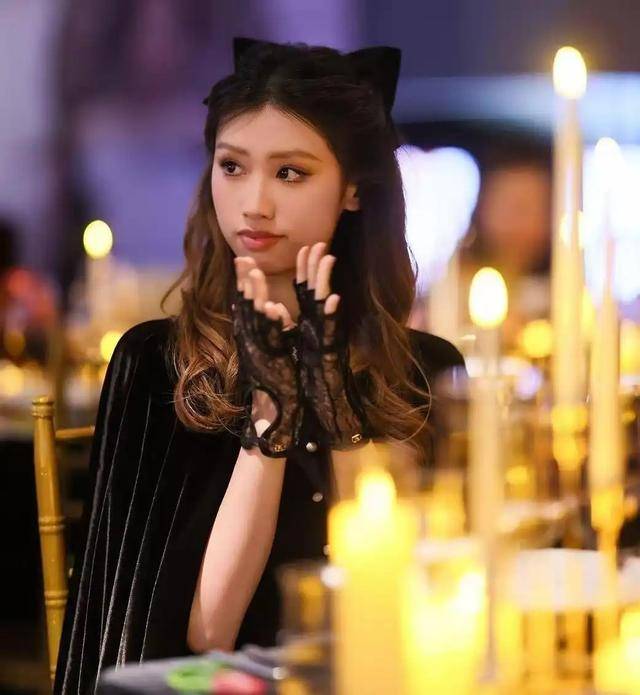 徐帆回应离婚5个月，冯小刚近况曝光，他的“小心思”再藏不住了