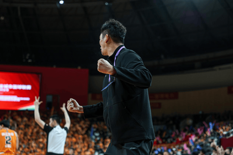 CBA盘口与数据深度__今日CBA盘口分析·大小分策略·球队档案浙小组赛第一！男篮省赛夺冠！背后的男人是 →